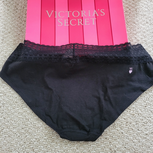 Victoria's Secret Black and Purple Bottoms with Stretchy Comfort - Picture 3 of 7